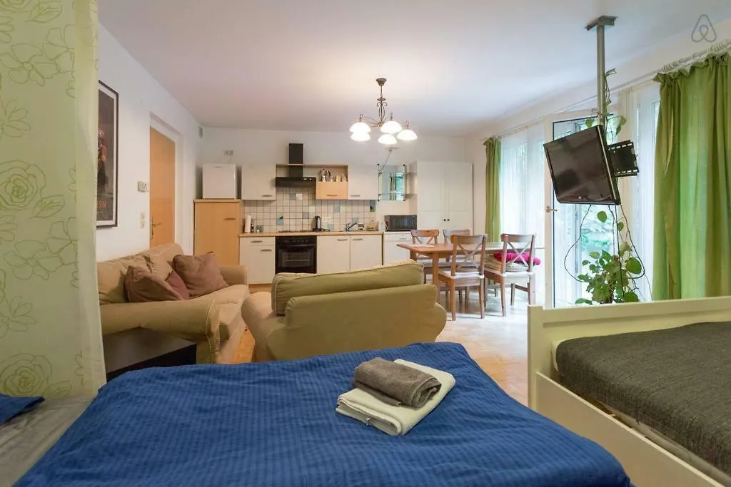 Relaxing Terrace Apartment In Lively Area Vienna Austria