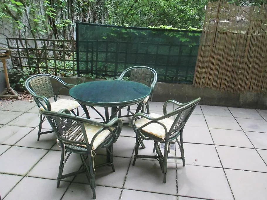 Relaxing Terrace Apartment In Lively Area Vienna