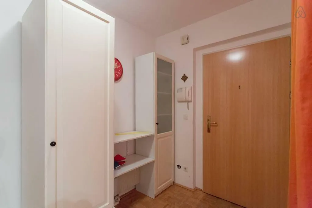 Relaxing Terrace Apartment In Lively Area Vienna Austria