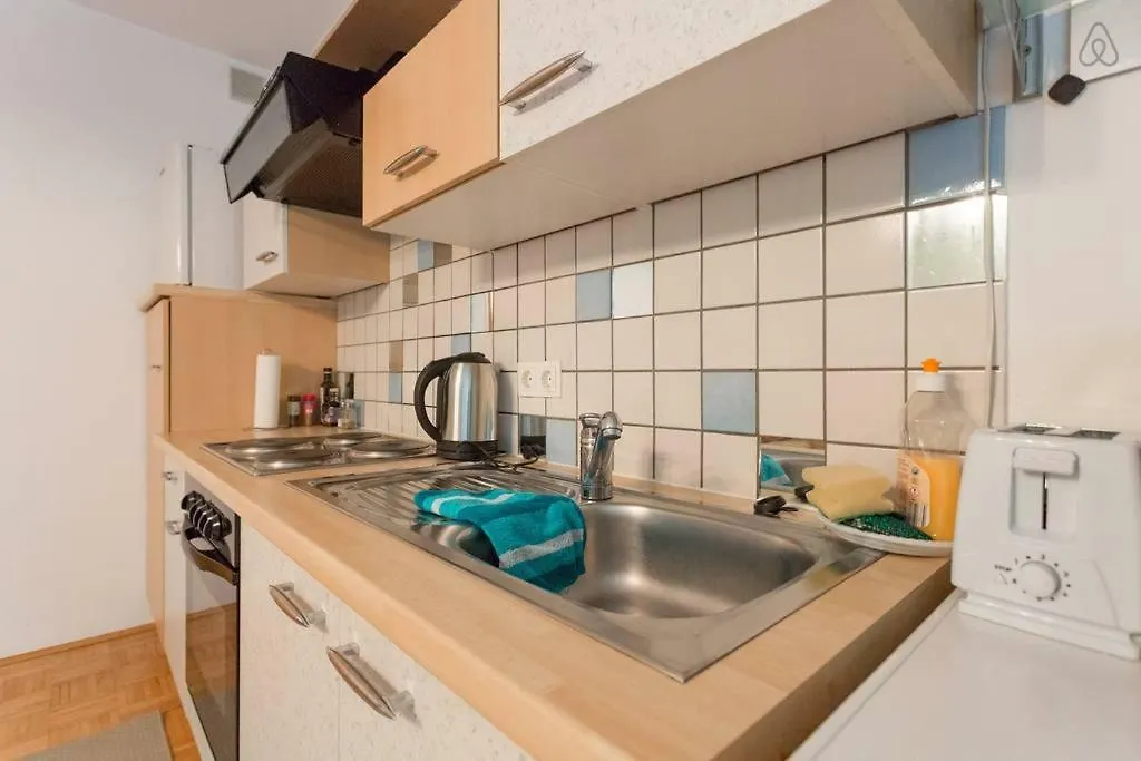 Relaxing Terrace Apartment In Lively Area Vienna