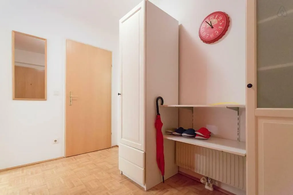 Relaxing Terrace Apartment In Lively Area Vienna