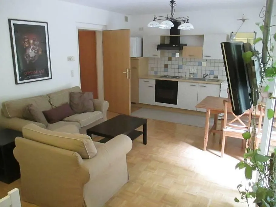 Relaxing Terrace Apartment In Lively Area Wien